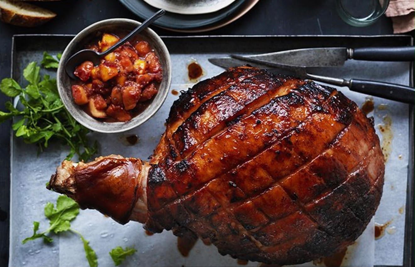 Pernil de Cerdo para 10 personas con 60 panes y 3 salsas